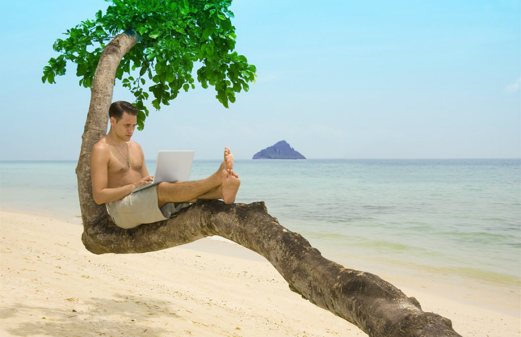 Closing the Gap: How to Leverage Tech to Engage a Remote Workforce